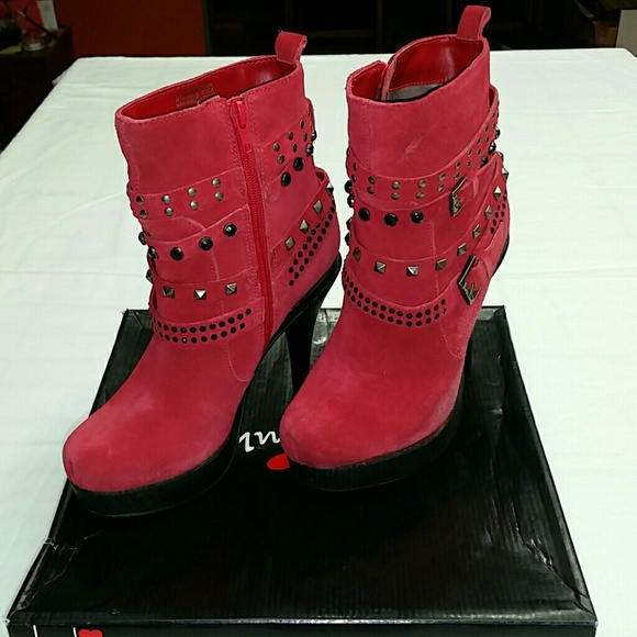 Red Suede Platform Boots - Picture 5 of 8
